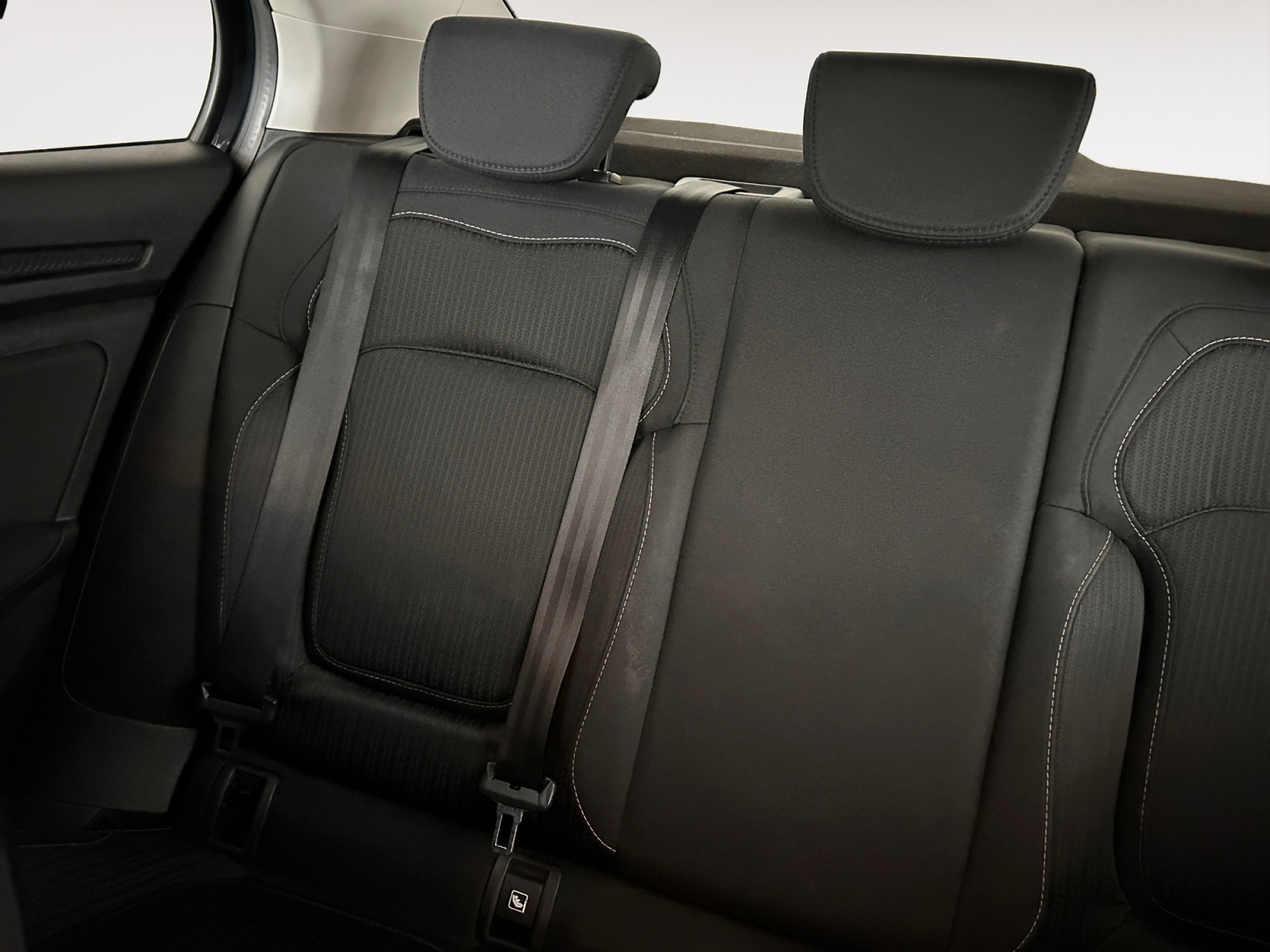 RENAULT MEGANE-RENAULT MEGANE MEGANE SEDAN IV - PH2 - 1.5 DCI AUTHENTIC BVA 114CH-image-9