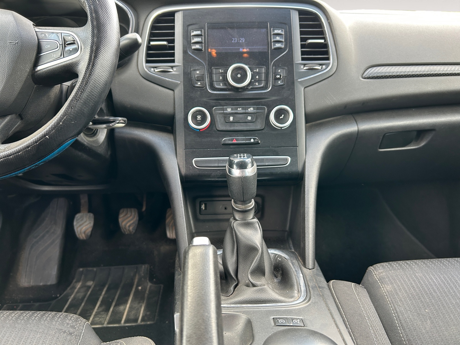 RENAULT MEGANE-RENAULT MEGANE MEGANE SEDAN IV - PH1 - 1.5 DCI LIFE BVM 90CH-image-8