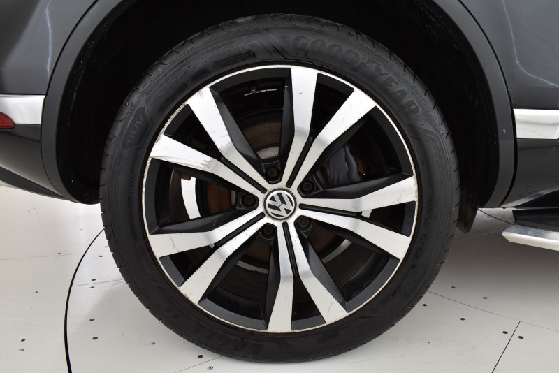 VOLKSWAGEN TOUAREG-VOLKSWAGEN TOUAREG TOUAREG II - PH2 - 3.0 V6 TDI PULLMAN BVA 245CH-image-4