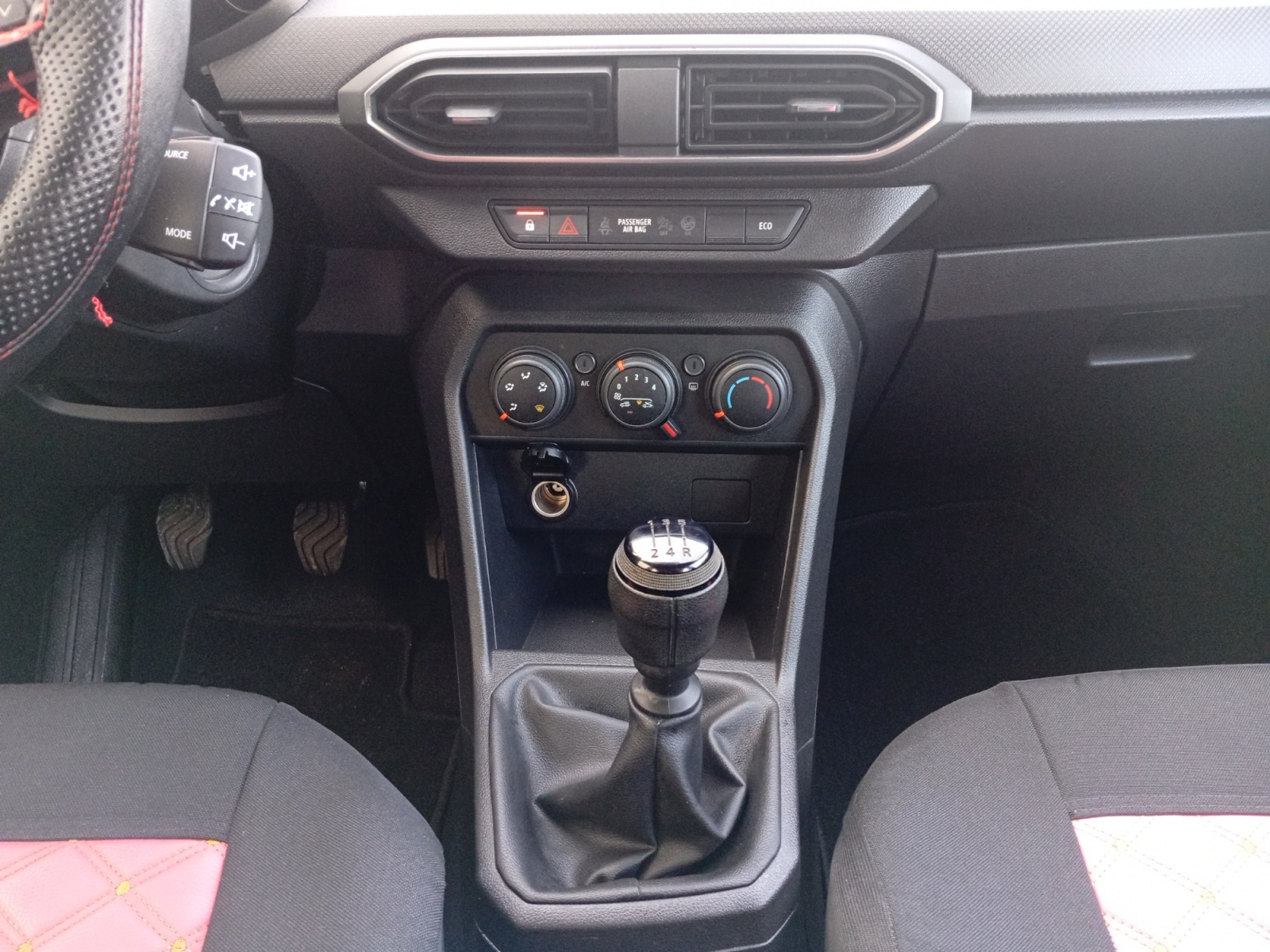 DACIA SANDERO-DACIA SANDERO SANDERO III - PH2 - 1.0 TCE  STREETWAY  ESSENTIEL BVM 100CH-image-8