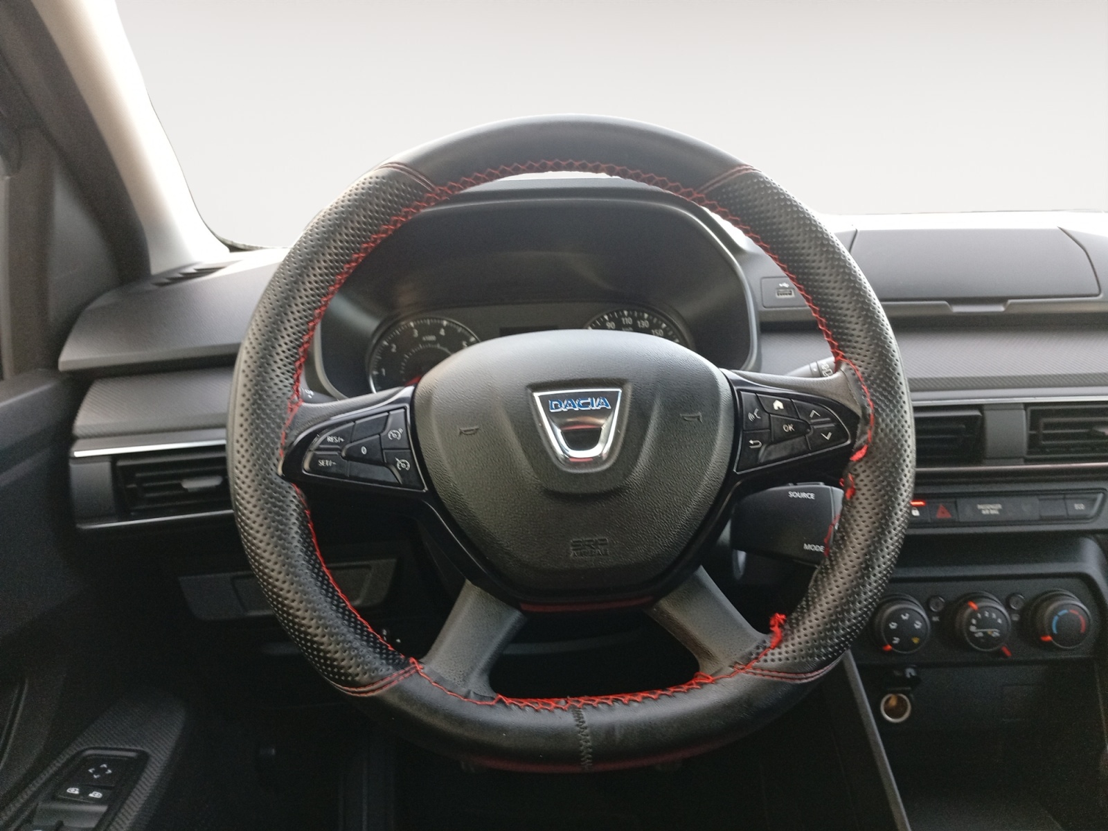 DACIA SANDERO-DACIA SANDERO SANDERO III - PH2 - 1.0 TCE  STREETWAY  ESSENTIEL BVM 100CH-image-9