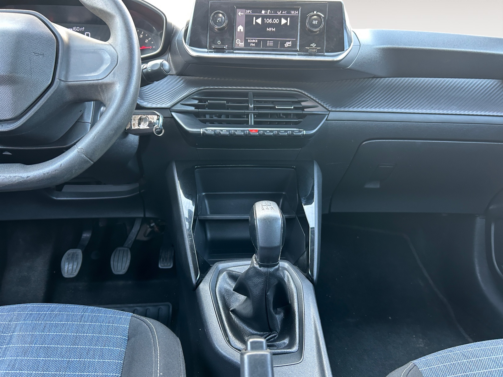 PEUGEOT 208-PEUGEOT 208 1.6 HDI 75 PACK EDITION GEN.I PH2-image-4